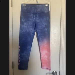 PELOTON WOMEN’S KALI LEGGINGS SIZE MEDIUM